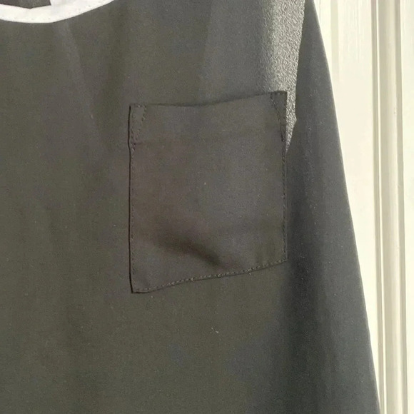 SOY Shine On You Sleeveless Black White Trimmed Cross Back Straps Blouse Size M - Picture 4 of 11